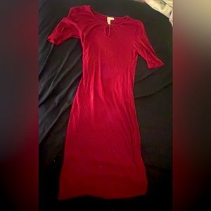 1 dress, 1, Tank cropped 1 pair of shorts 1 Belt 1 skirt.